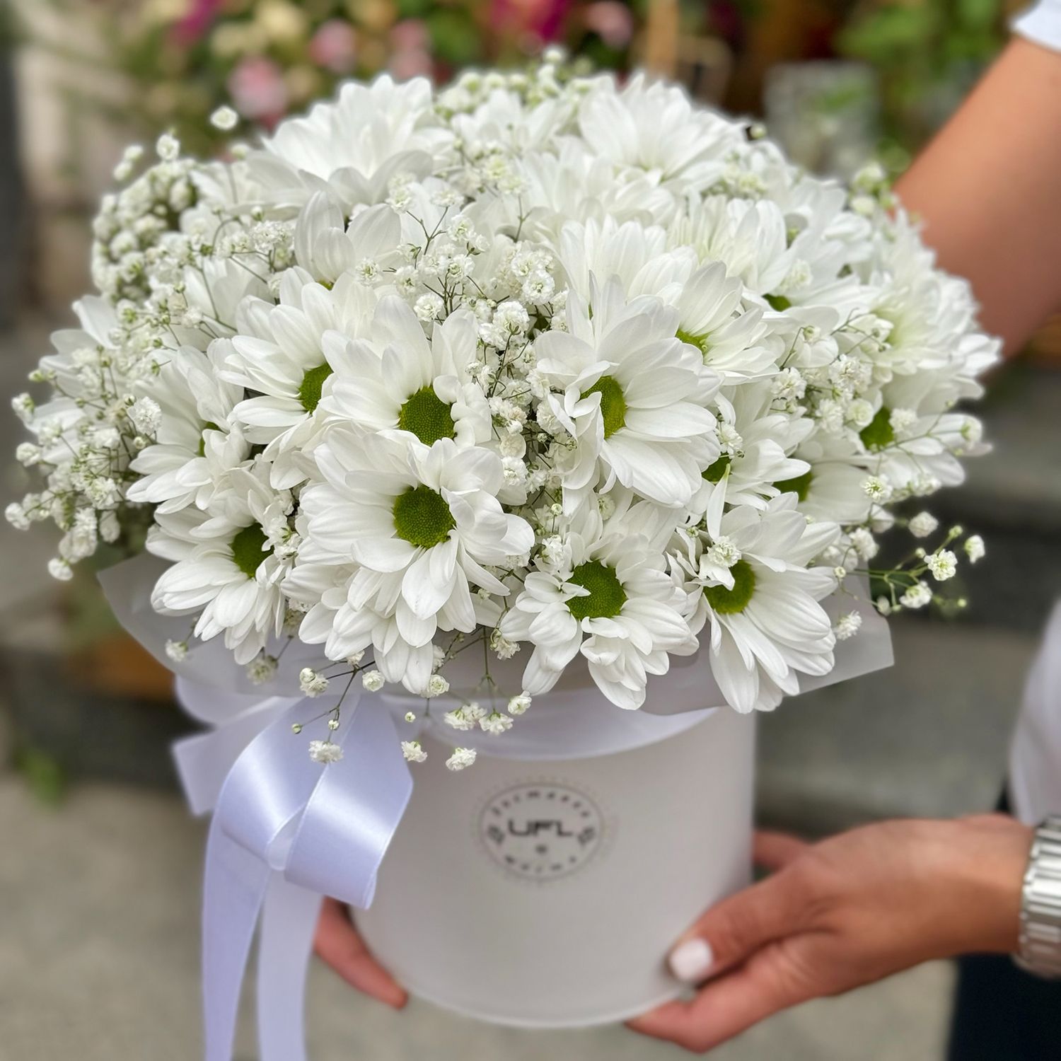 Bouquet White chrysanthemum in a box