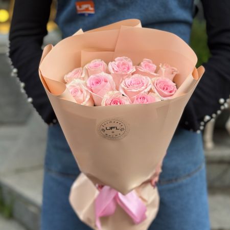 Bouquet 11 pink roses Kenia