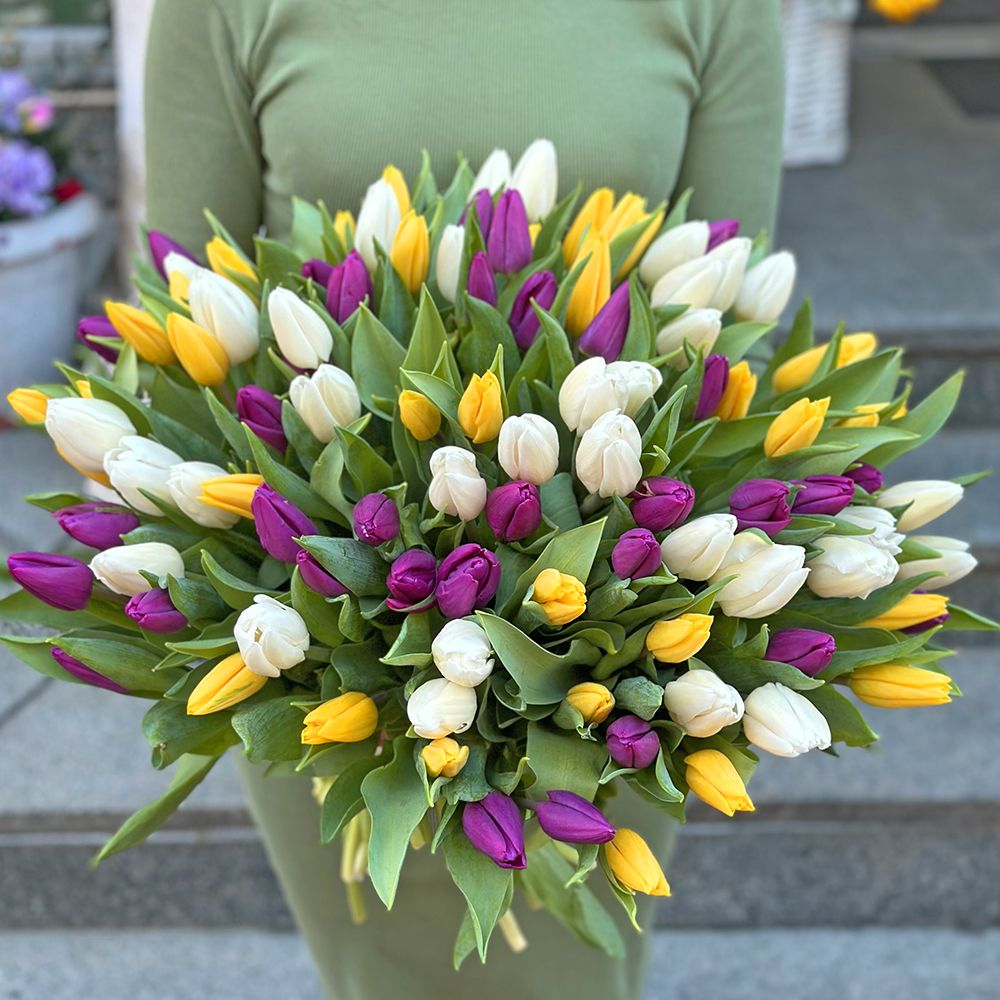 Bouquet 101 tulips