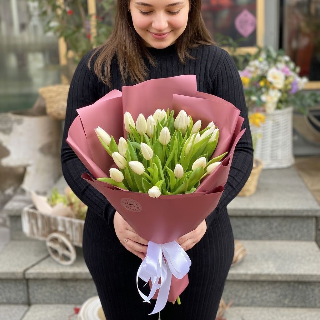 Bouquet 25 white tulips