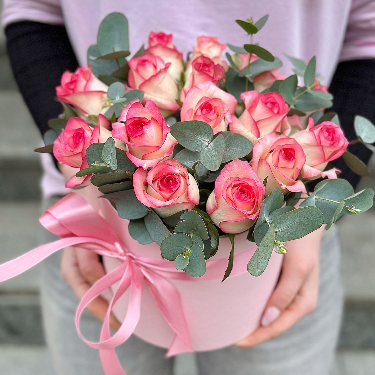 Bouquet Roses in a box Jumilia 15pcs
