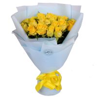 25 yellow roses