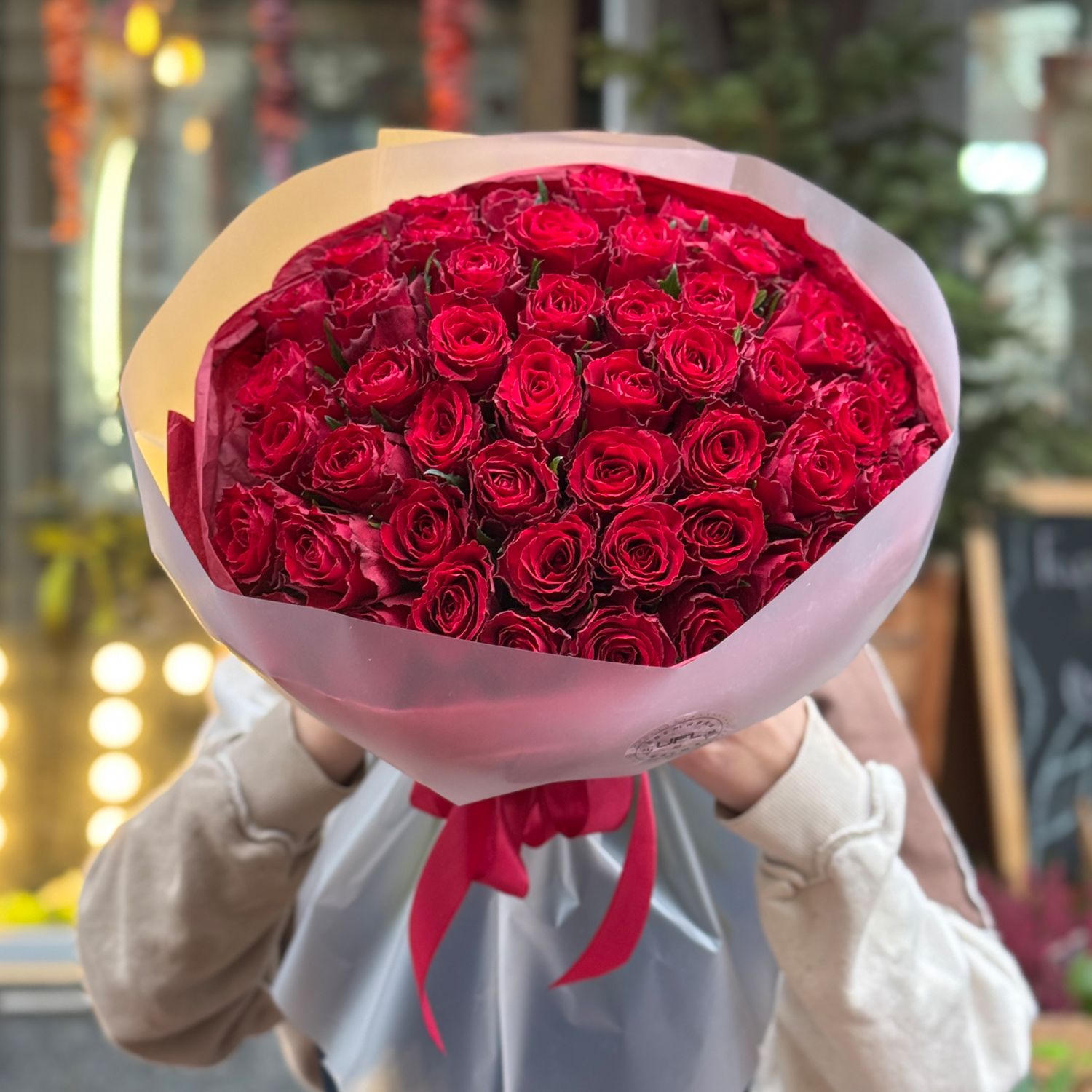 Bouquet 51 red roses Kenia