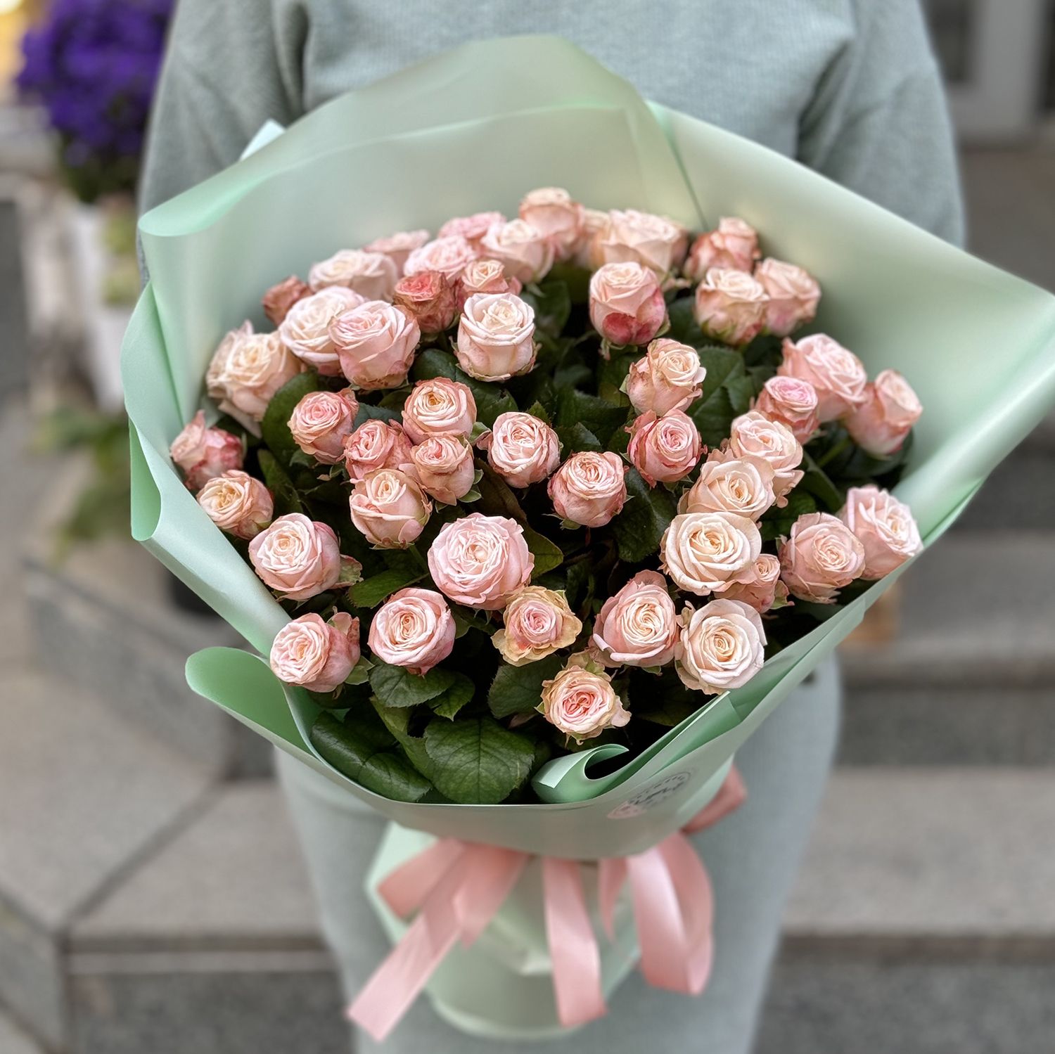 pink rose (51 pcs.), packaging, ribbon