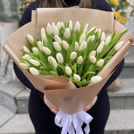 Bouquet 51 white tulips