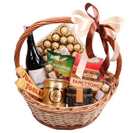 Product Gift basket with panettone